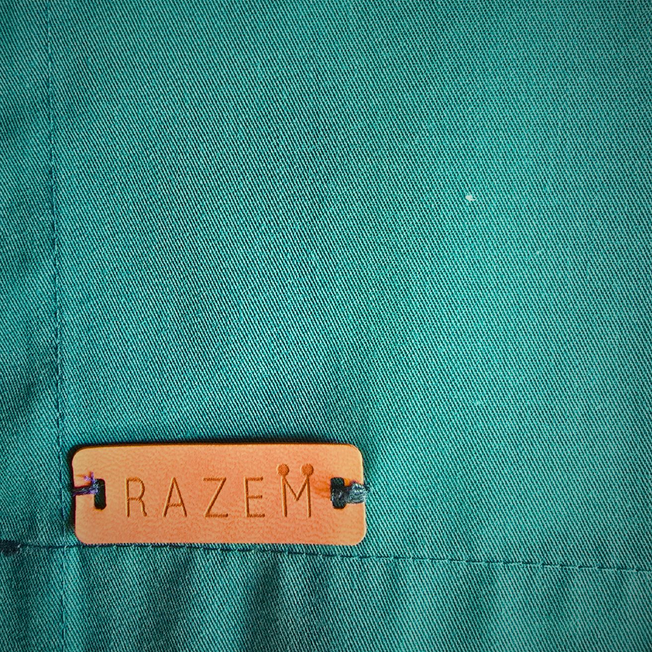 Fartuch butelkowa zieleń z motywem ,,sztućce " - obrazek 3