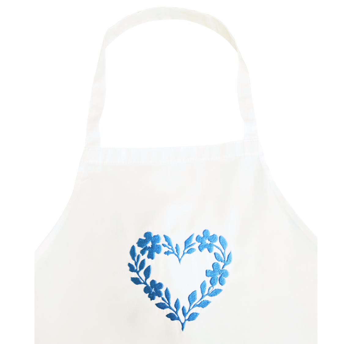 Fartuch biały z motywem ,,serce" - obrazek 5
